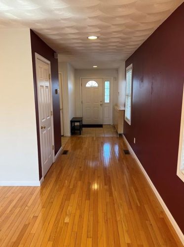 20 Lisi Ln, Providence, RI 02904-1285