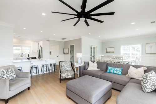 2307 Palm Blvd, Isle Of Palms SC  29451-2351 exterior