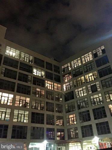 444 4th St, Philadelphia PA  19147-0015 exterior