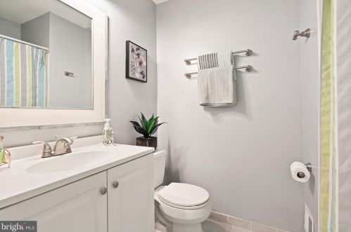 7909 Pebble Brook Ct, Springfield VA  22153-2618 exterior