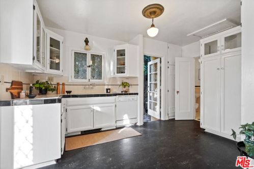 1212 Cedar St, Glendale CA  91207-1427 exterior