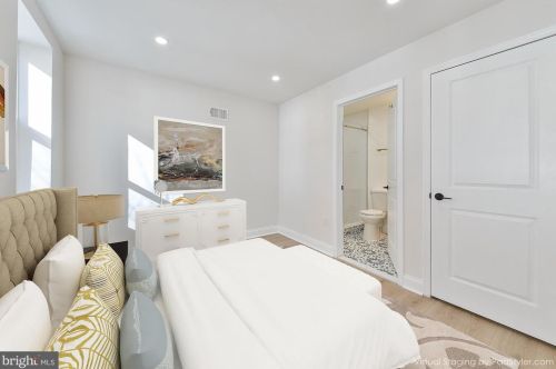 2405 Emerald St, Philadelphia PA  19125-1204 exterior