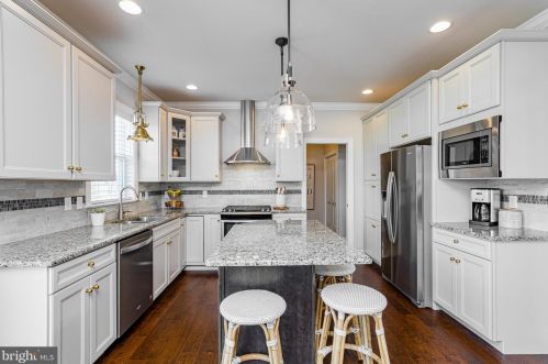 455 Greenhedge Dr, Lancaster PA  17603-7907 exterior