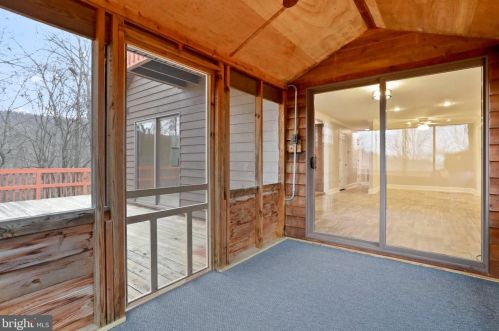 204 Quiet Place Ln, Berkeley Springs WV  25411-6633 exterior