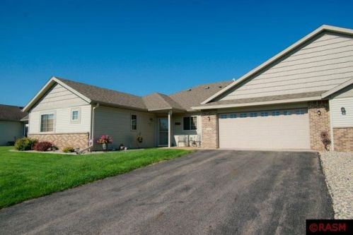 116 Nicklaus Path, Mankato, MN 56001-7572