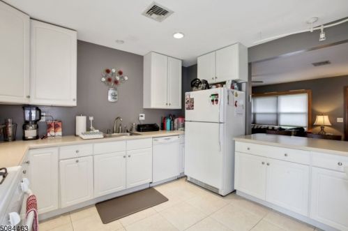 109 Driscoll St, Manville, NJ 08835-2509