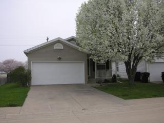 8 Andy Ct, Bloomington, IL 61704-9504
