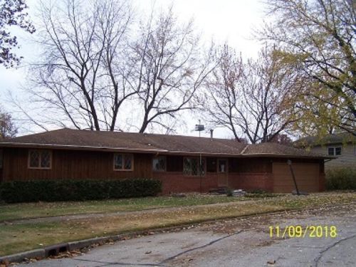 2183 Longwood Ct, Decatur, IL 62526-3021