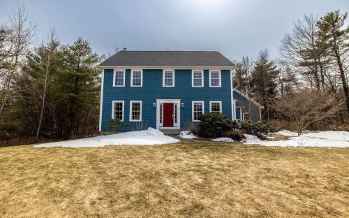18 Shenandoah Dr, Concord, NH 03301-7920