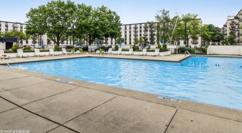 9128 Terrace Dr, Niles IL  60714-5803 exterior