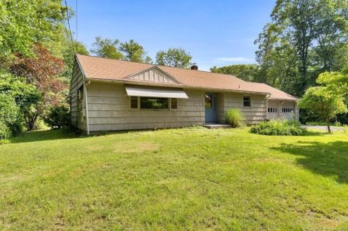 6 Nancy Ln, Middlefield, CT 06455-1202