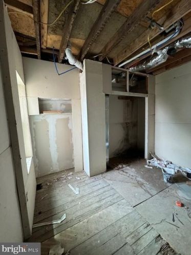 129 63rd St, Philadelphia PA 19142-2303 exterior