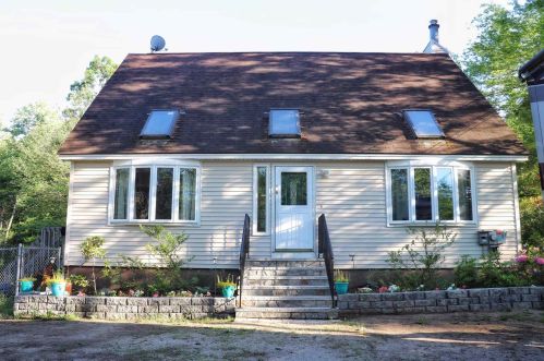 55 Ridgewood Cir, Chichester, NH 03234-4437