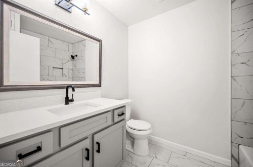 3007 Dogwood Dr, Atlanta GA  30344-3905 exterior