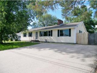 3 Juniper Ln, Nashua, NH 03063-2117