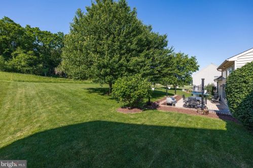 544 Bald Eagle Ct, Lancaster PA  17601-1180 exterior