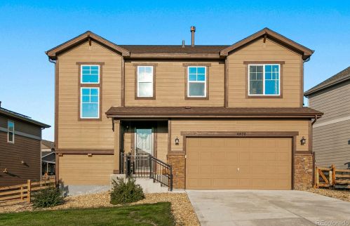 4820 Versailles St, Denver CO  80015-6801 exterior