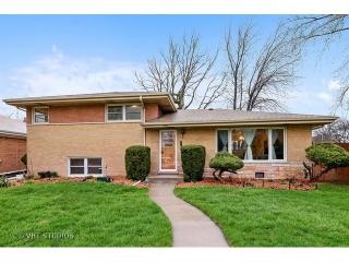 4920 Dobson St, Skokie, IL 60077-2819
