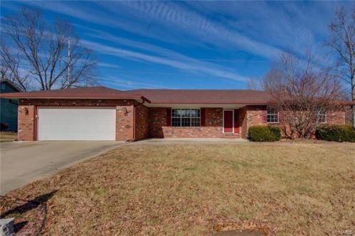 21 Bliss Ter, Collinsville, IL 62234-5548