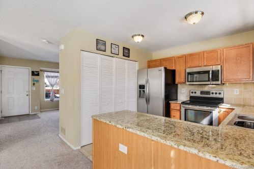 4277 Himalaya Way, Aurora CO 80013-6078 exterior