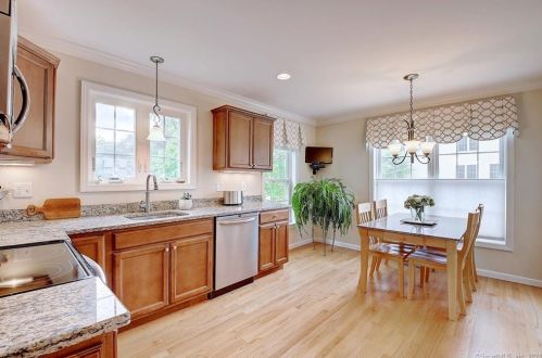 3 Adenas Walk, Glastonbury, CT 06033-1692