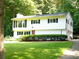 40 Brookwood Dr, Stanhope, NJ 07874-3206