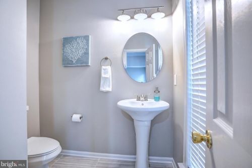 152 General Stonewall Jackson Blvd, Harpers Ferry WV  25425-3018 exterior