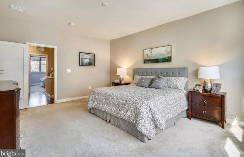 642 Ellsworth Dr, Silver Spring MD 20910-4301 exterior