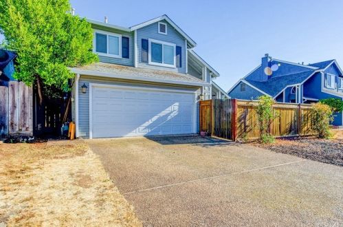 43 Glenshire Ln, Chico, CA 95973-1095