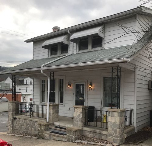 215 18th St, Primrose, PA 17901-2015