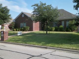 1301 Meadow Mountain Dr, Waco TX  76712-8752 exterior