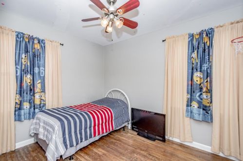 649 Lorrain St, Angleton TX 77515-3409 exterior