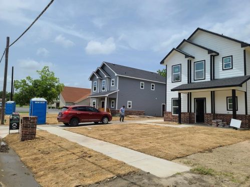 3718 Washington St, Greenville, TX 75401-3933