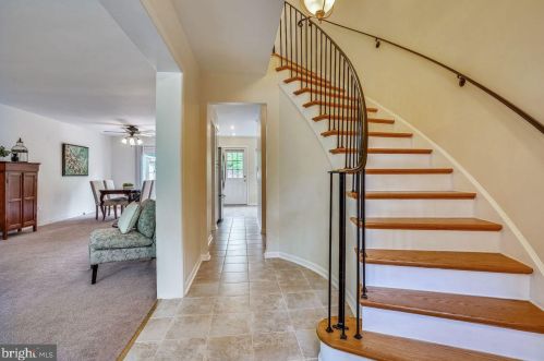 8401 Millbury Dr, Springfield, VA 22152-1720