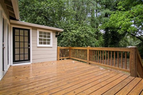 1678 Bridgeport Dr, Atlanta GA  30318-3332 exterior