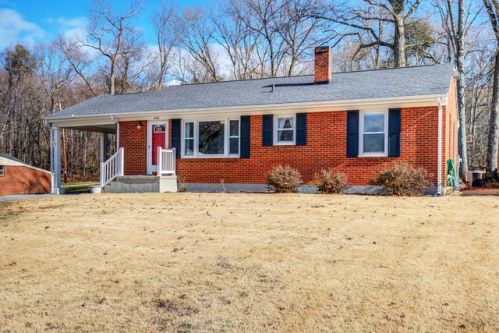 2701 Parkview Dr, Vinton, VA 24179-1615
