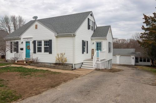 16 Harrison Ave, Westerly, RI 02891-2023