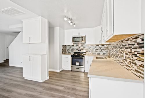 9542 Ball Rd, Anaheim, CA 92804-5360