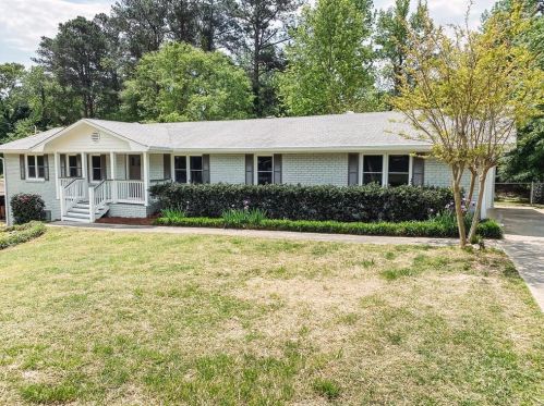 523 White Oak Dr, Marietta, GA 30060-5335