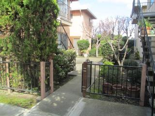 64 Evandale Ave, Mountain View CA  94043-2039 exterior