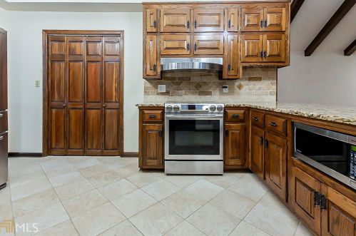 2550 Amalfi Dr, Conyers GA  30012-2960 exterior
