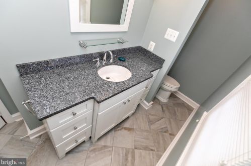 561 Crystal Lake Ave, Tavistock NJ 08033-2748 exterior