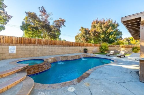 43635 Rialto Dr, Lancaster CA  93535-6156 exterior