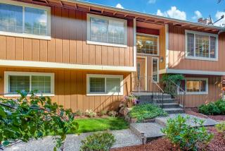 12818 87th Ave, Kirkland, WA 98034-2656