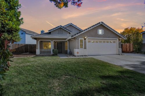 1028 Putnam Ct, Turlock, CA 95382-7240