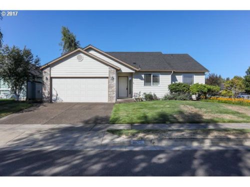 4826 Falcon St, Albany, OR 97321-5895