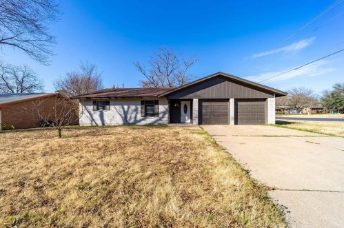 2601 Brenda St, Stephenville, TX 76401-1918