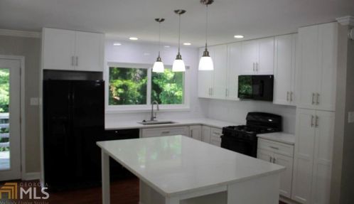 3795 Admiral Dr, Atlanta GA  30341-2223 exterior