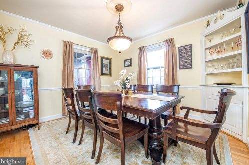 9408 Colesville Rd, Silver Spring MD 20901-4820 exterior