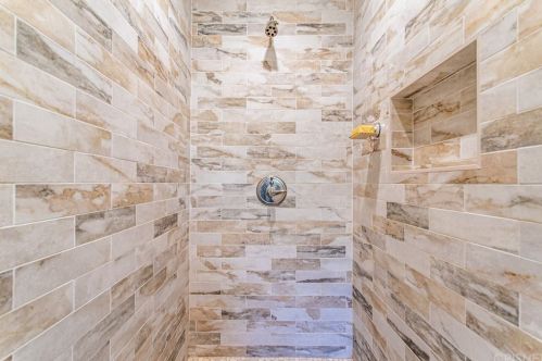 2010 Buckingham Pl, Glendale CA  91206-1401 exterior